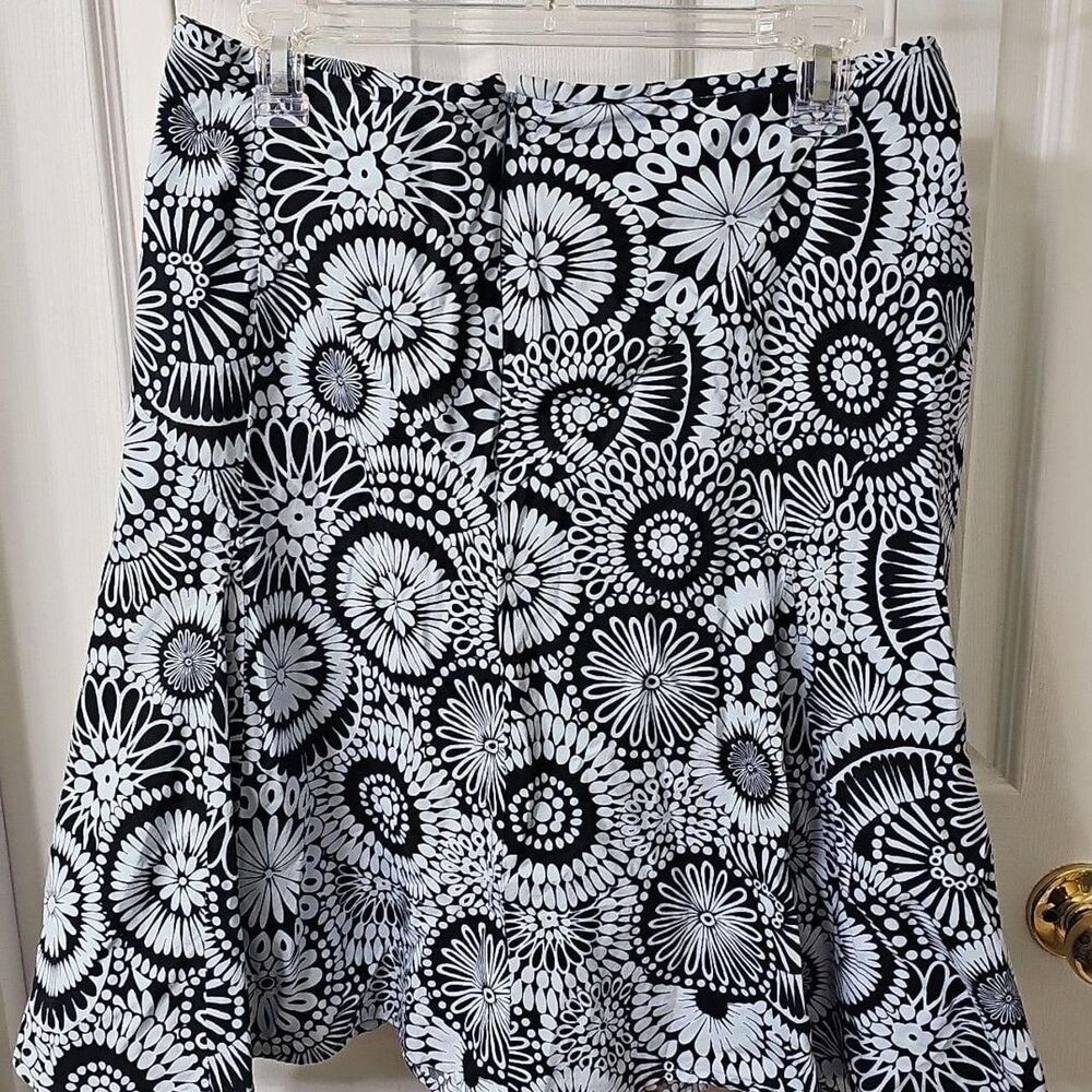 George Women's Black and White Floral Medallion Print Cotton A-Line Skirt Size 8 - Picture 3 of 6